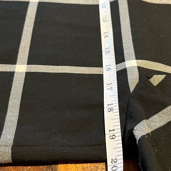 Banana Republic Top, black and white, Size S - Picture 6 of 7